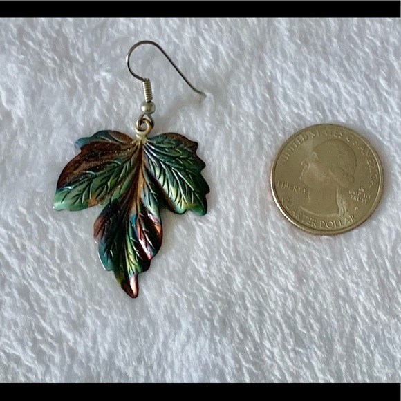 Handmade leaf earrings - Picture 2 of 3